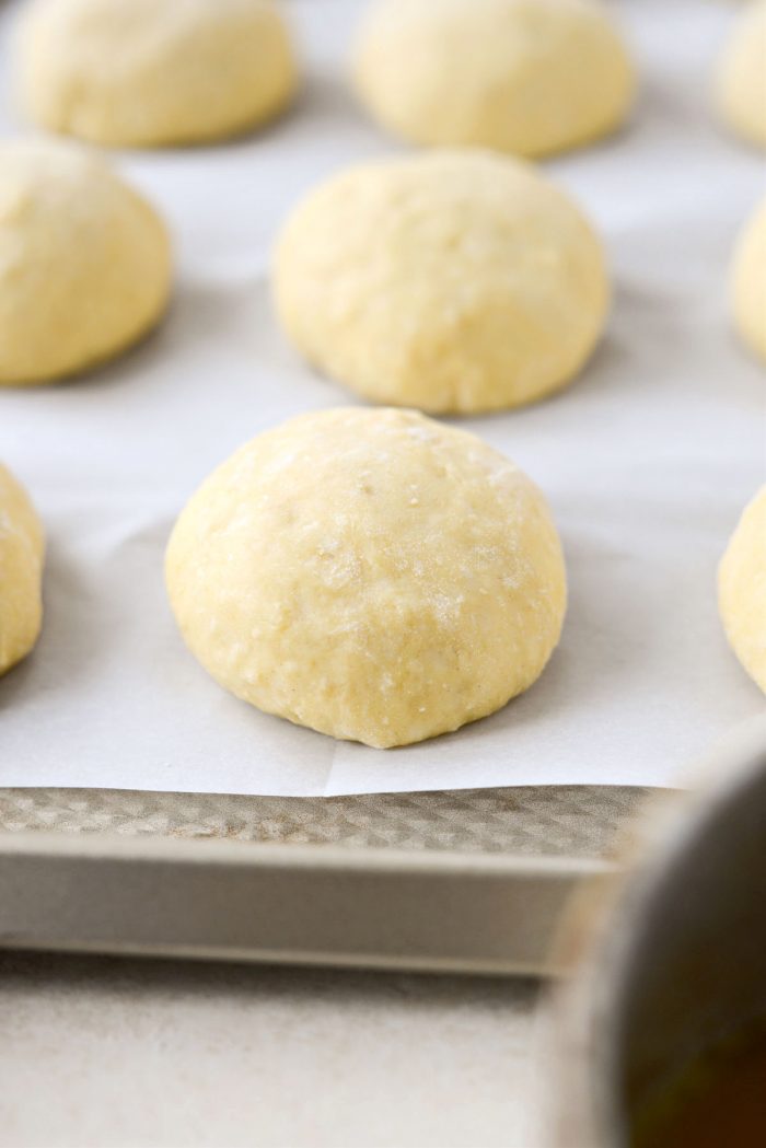 dough after 30 minutes should have puffed up a bit.