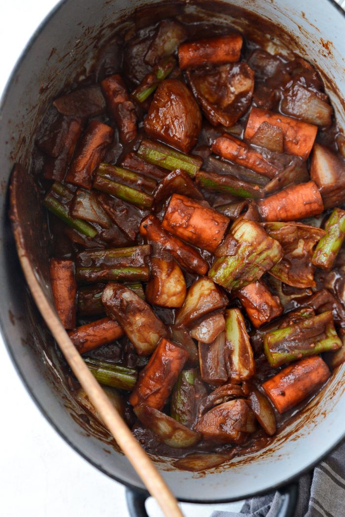 flour mixed into vegetables and wine.