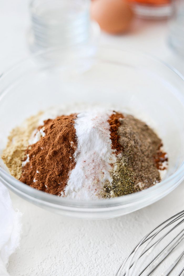 flour and spices in glass bowl
