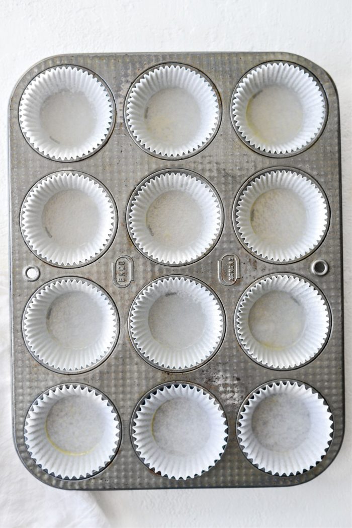 USA Pan (1200MF) Bakeware Cupcake and Muffin Pan, 12 Well