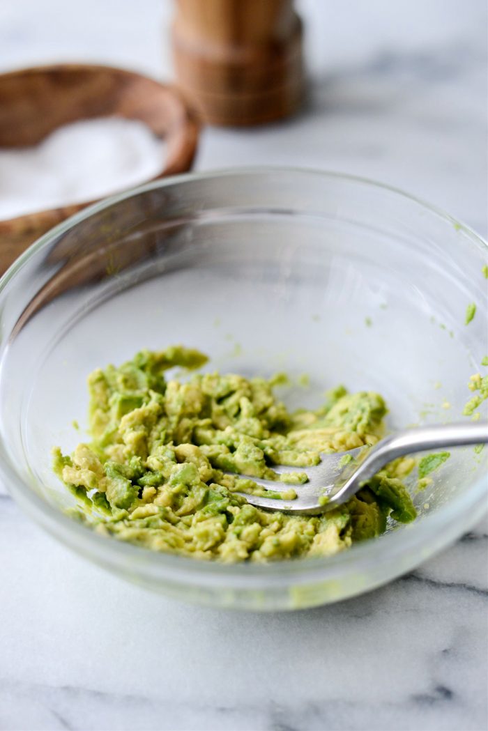 mashed avocado in bowl