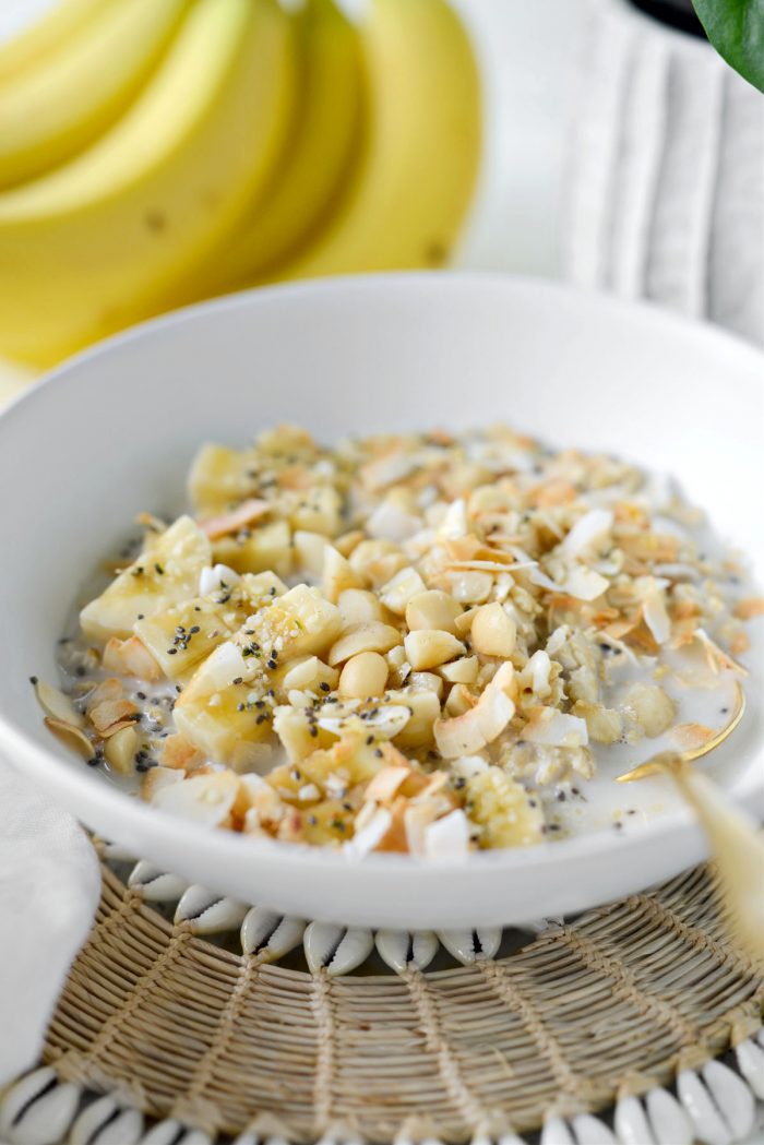 Banana Macadamia Overnight Oats