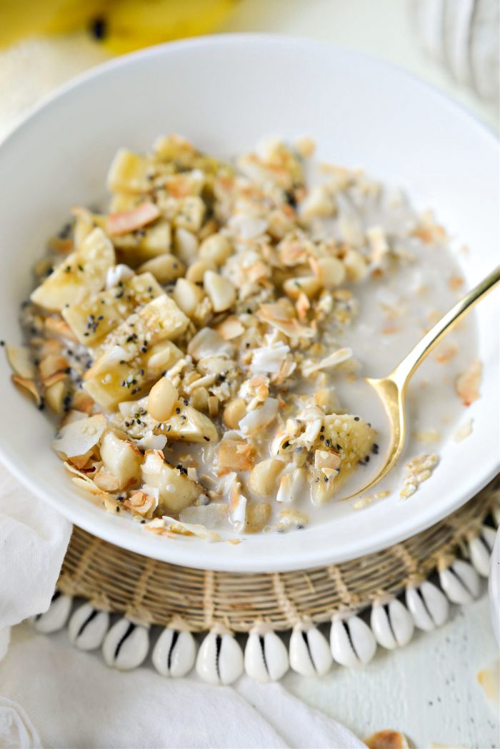 Banana Macadamia Overnight Oats