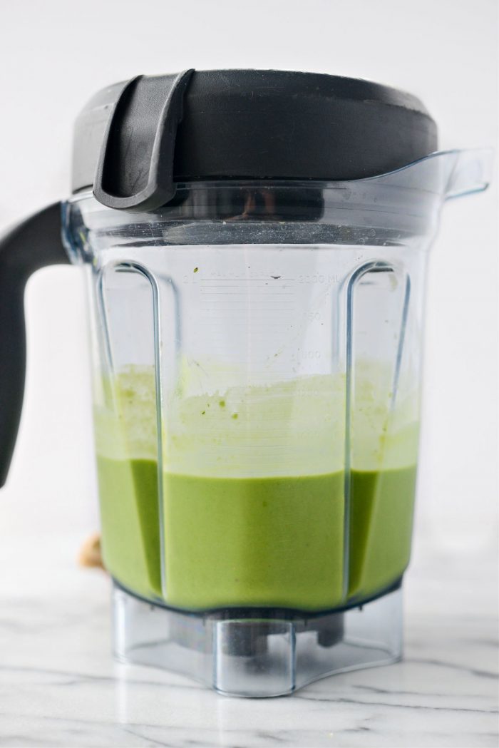 blender with smoothie