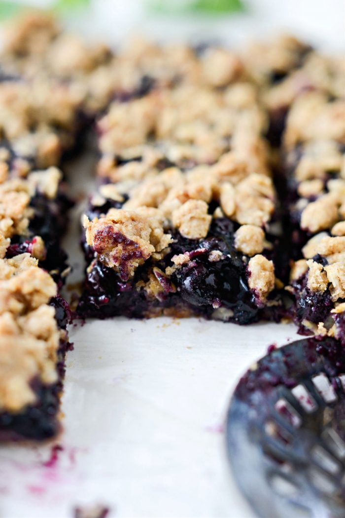 Blueberry Oatmeal Crumble Pie Bars