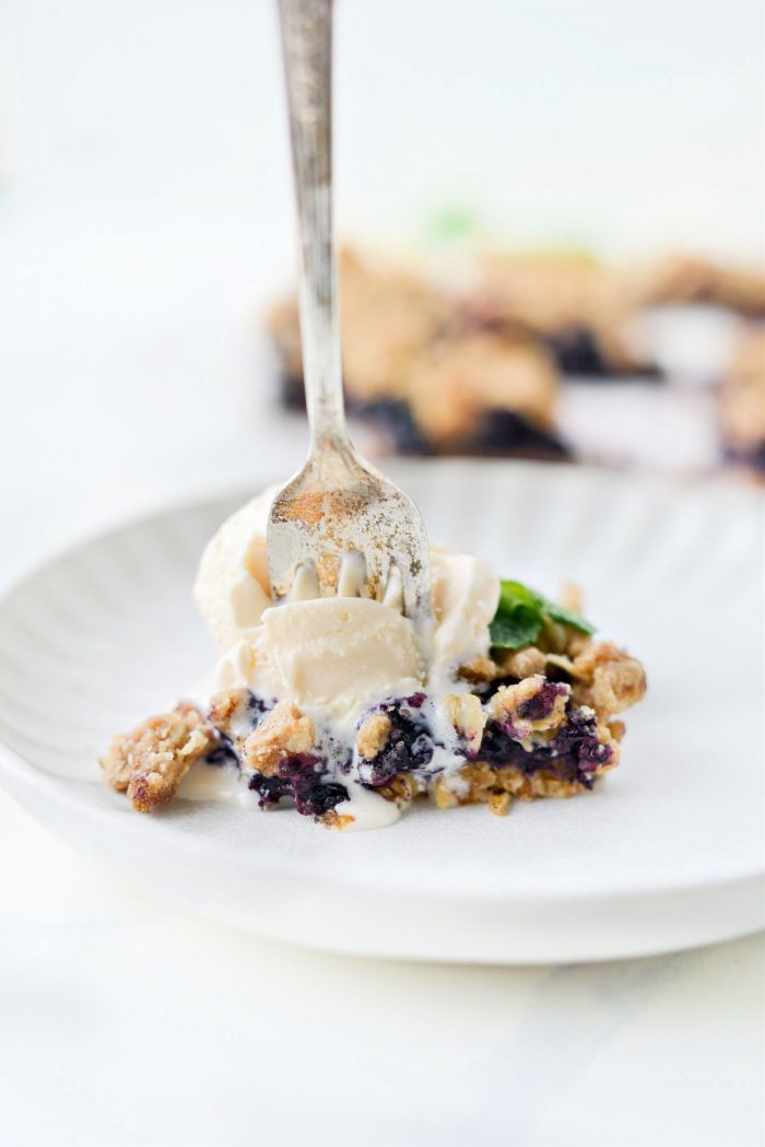 Blueberry Oatmeal Crumble Pie Bars