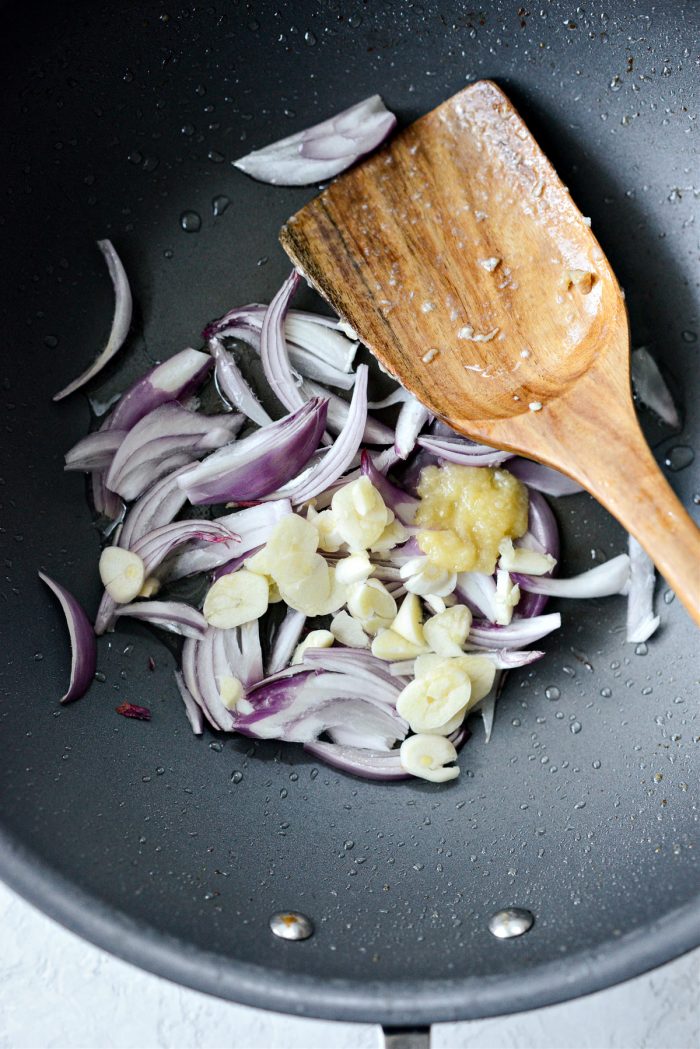 shallots, garlic and ginger paste to pan