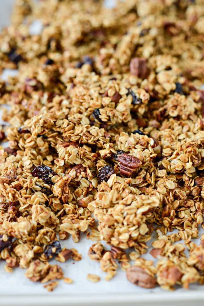 Fruit and nut granola clusters