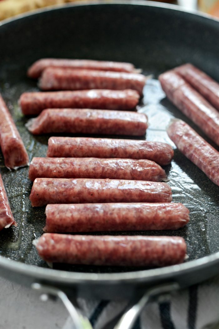 breakfast sausage links in skillet