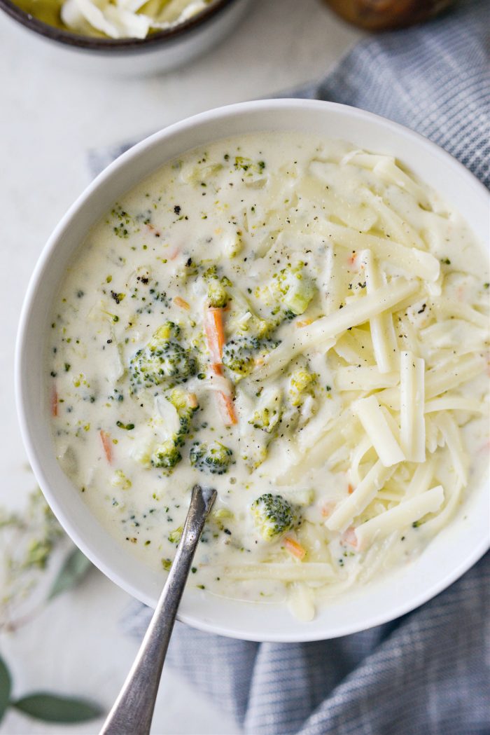 Simple Broccoli Cheddar Soup Recipe