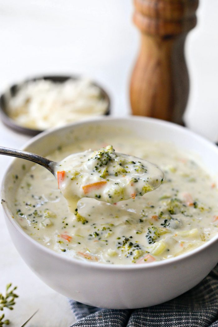 Simple Broccoli Cheddar Soup Recipe