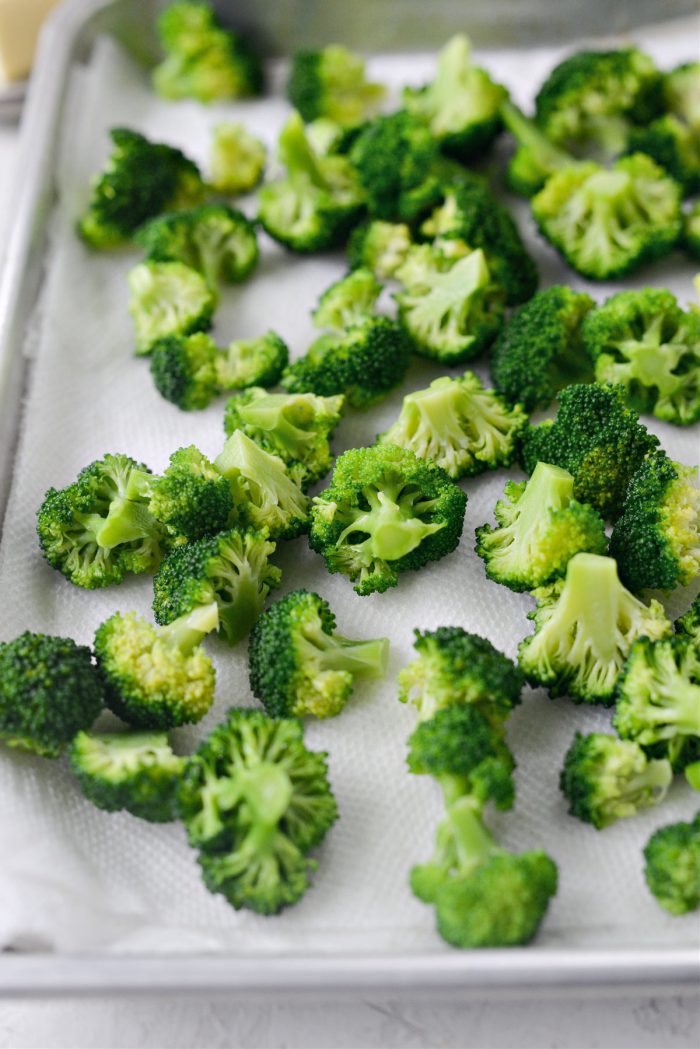 drain broccoli florets on paper towel