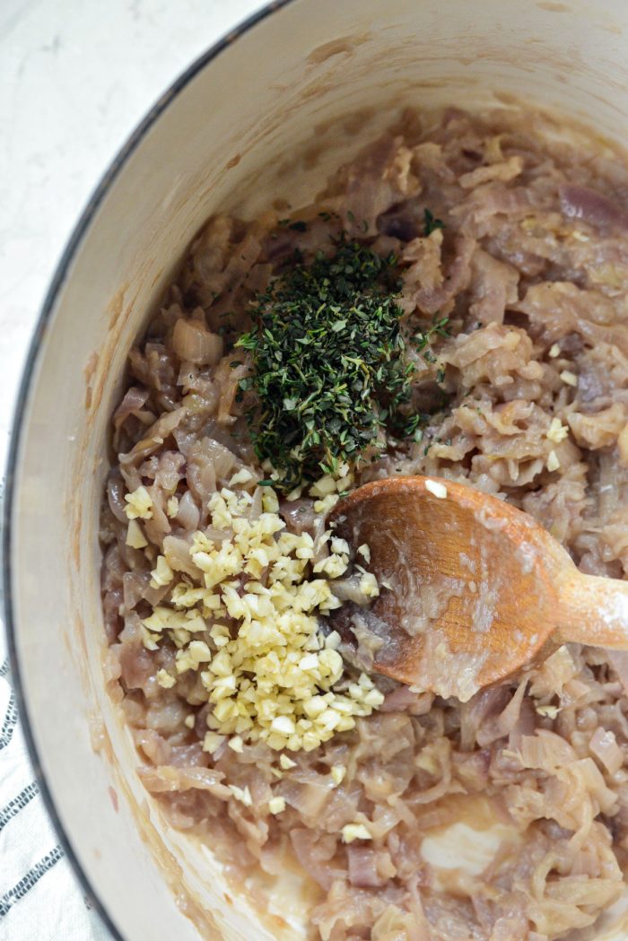 onions with garlic and chopped thyme