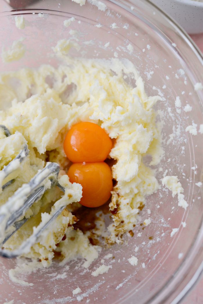 egg yolks, vanilla and almond extract
