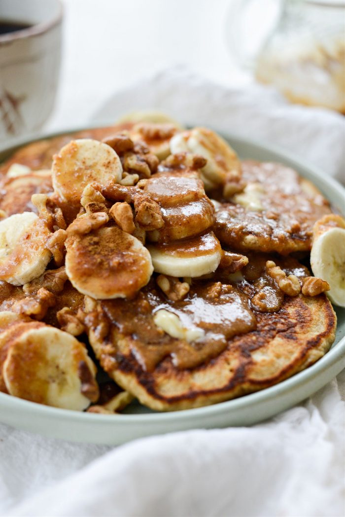 Peanut Butter Oatmeal Banana Pancakes