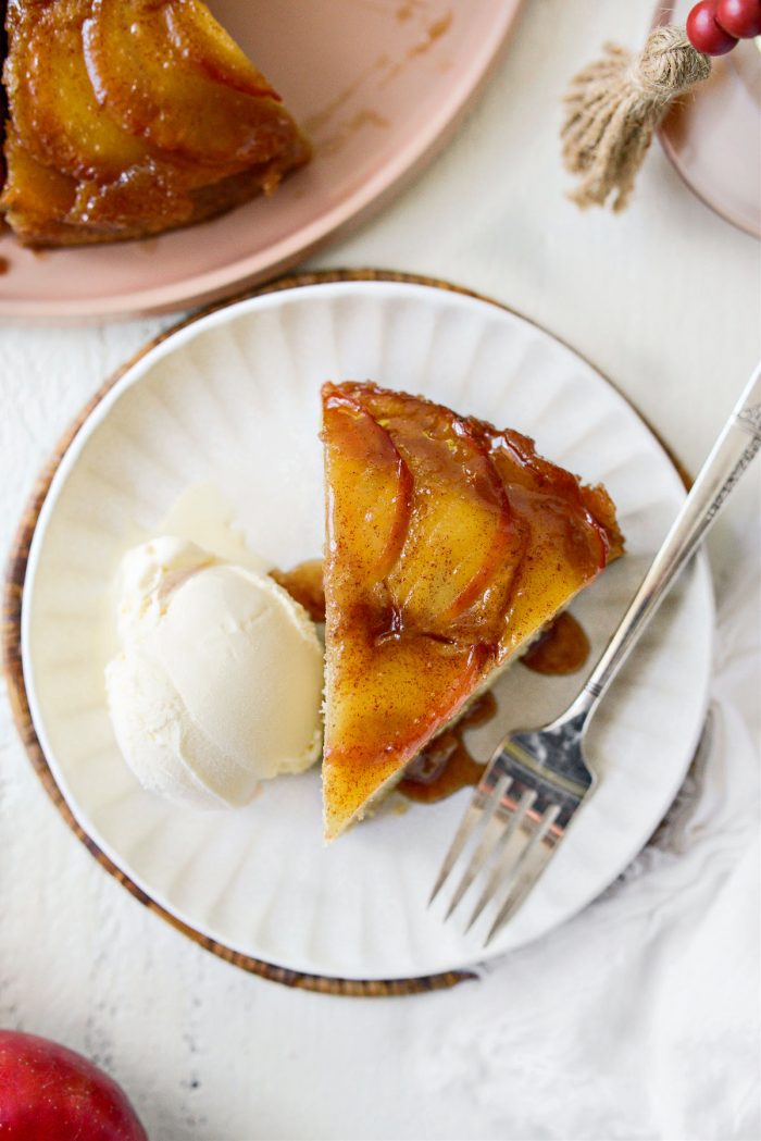 Cinnamon Apple Upside Down Cake