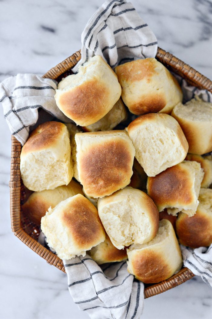 Easy Homemade Dinner Rolls