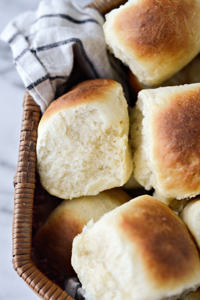 Easy Homemade Dinner Rolls