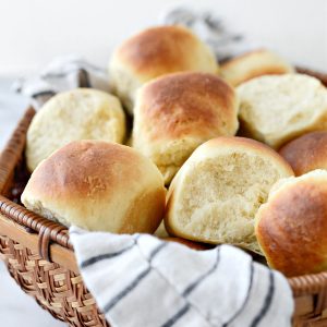 Easy Homemade Dinner Rolls