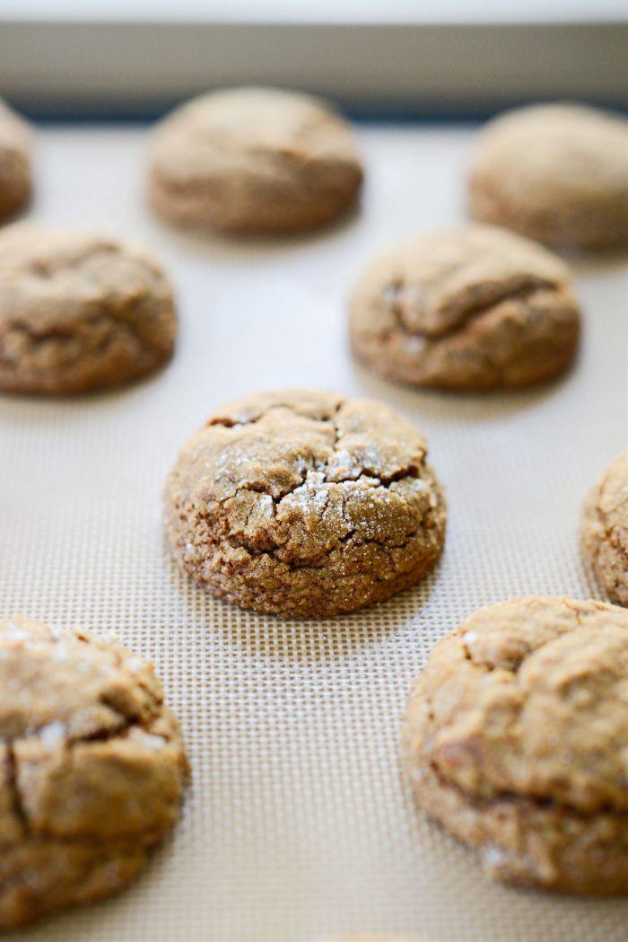 baked pumpkin molasses cookies