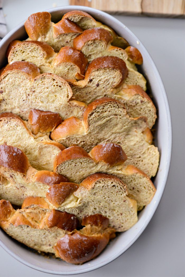 arrange overlapping onto of sugar in baking dish