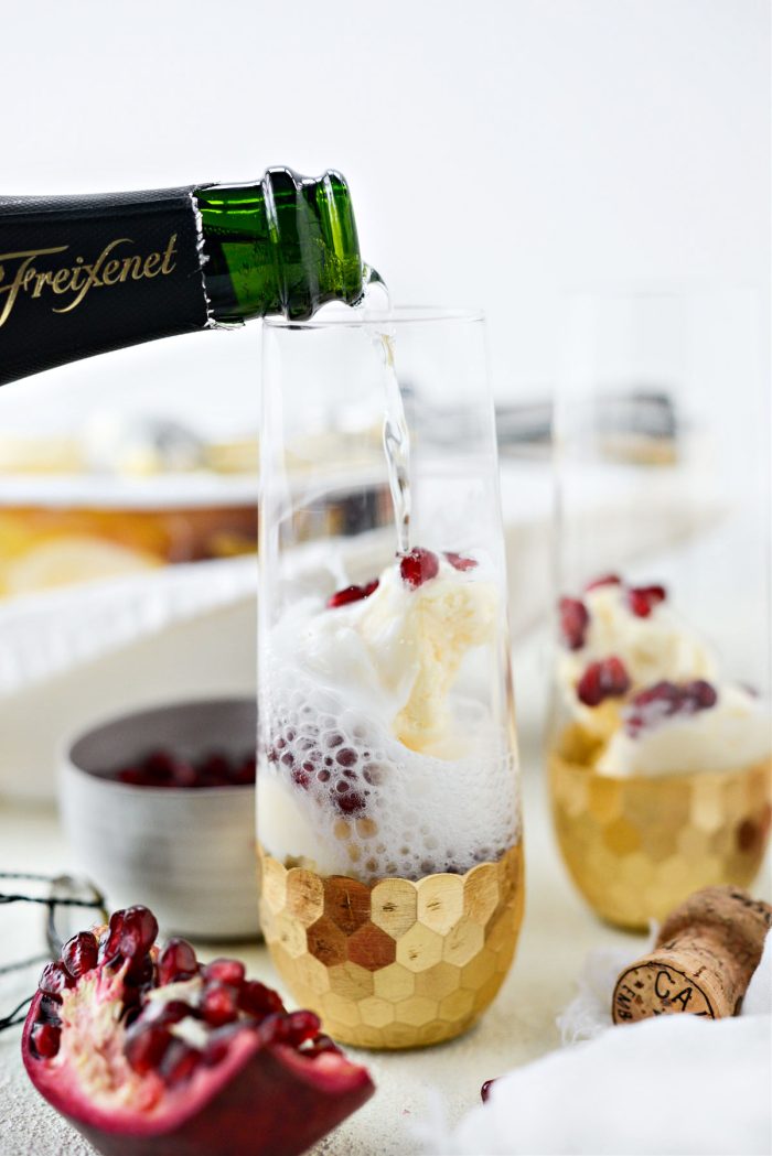 pour in sparkling wine