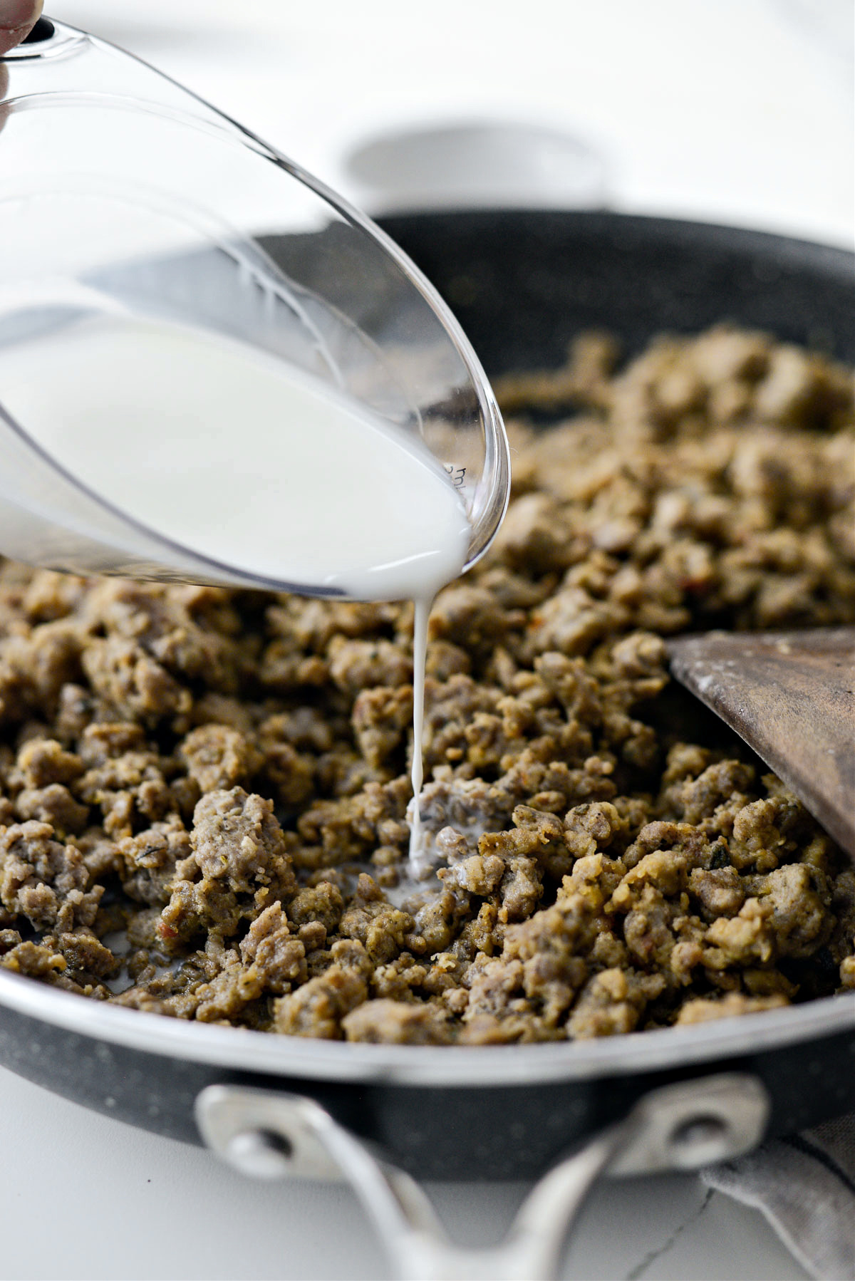 Homemade Spicy Breakfast Sausage Gravy Simply Scratch