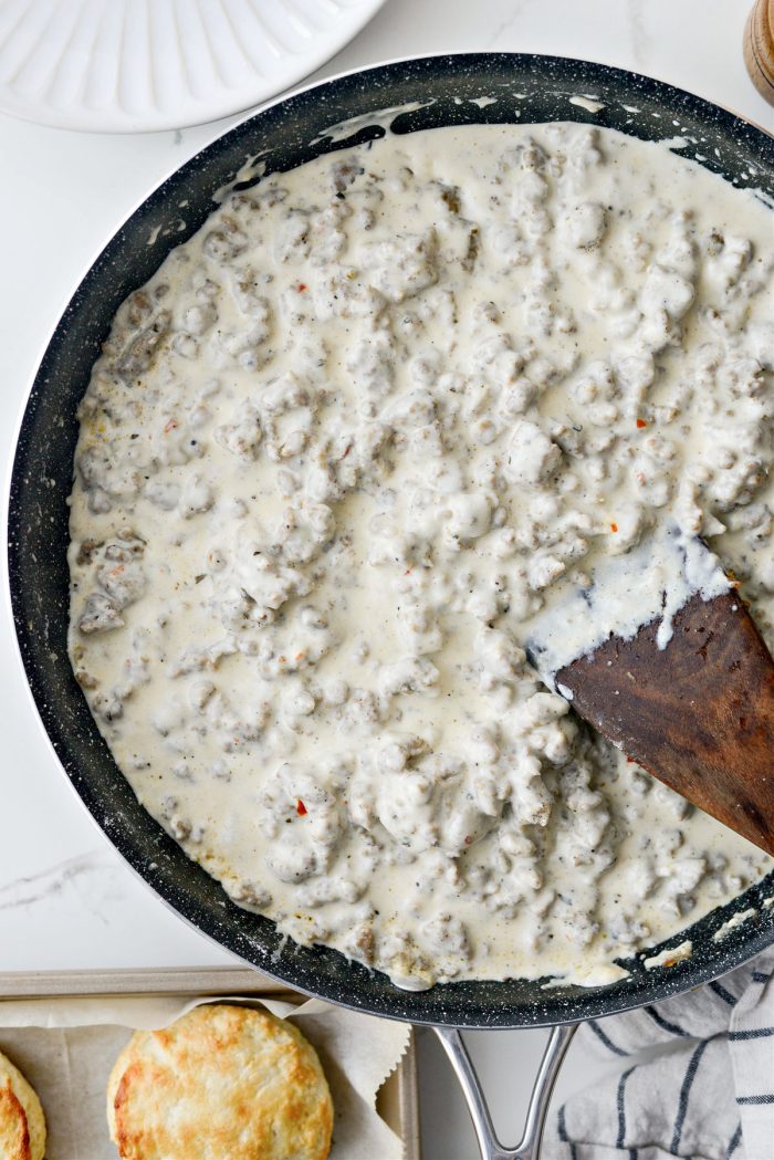 Homemade Spicy Breakfast Sausage Gravy