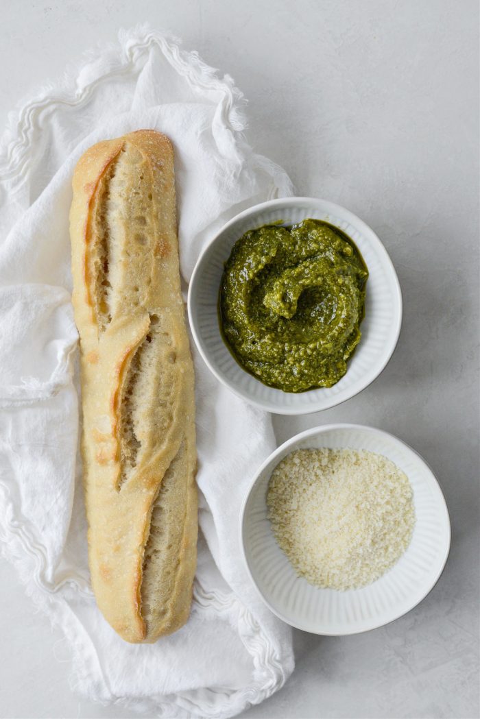 Pesto Garlic Bread ingredients