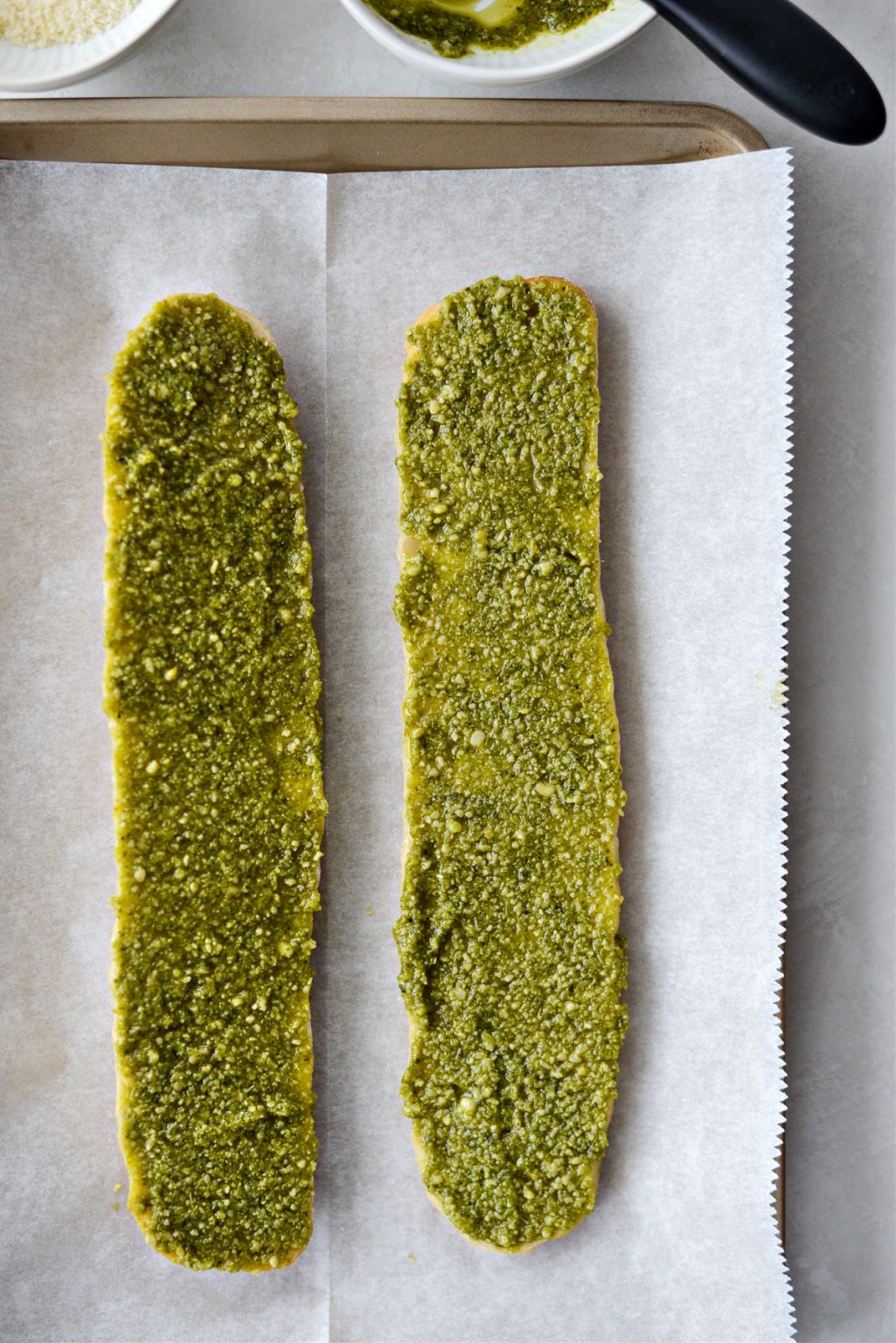 pesto-garlic-bread-simply-scratch