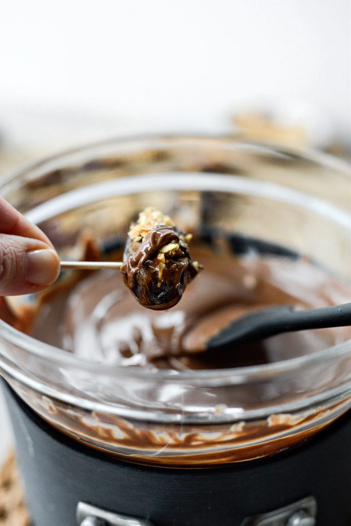 Use a spoon to drizzle chocolate over top