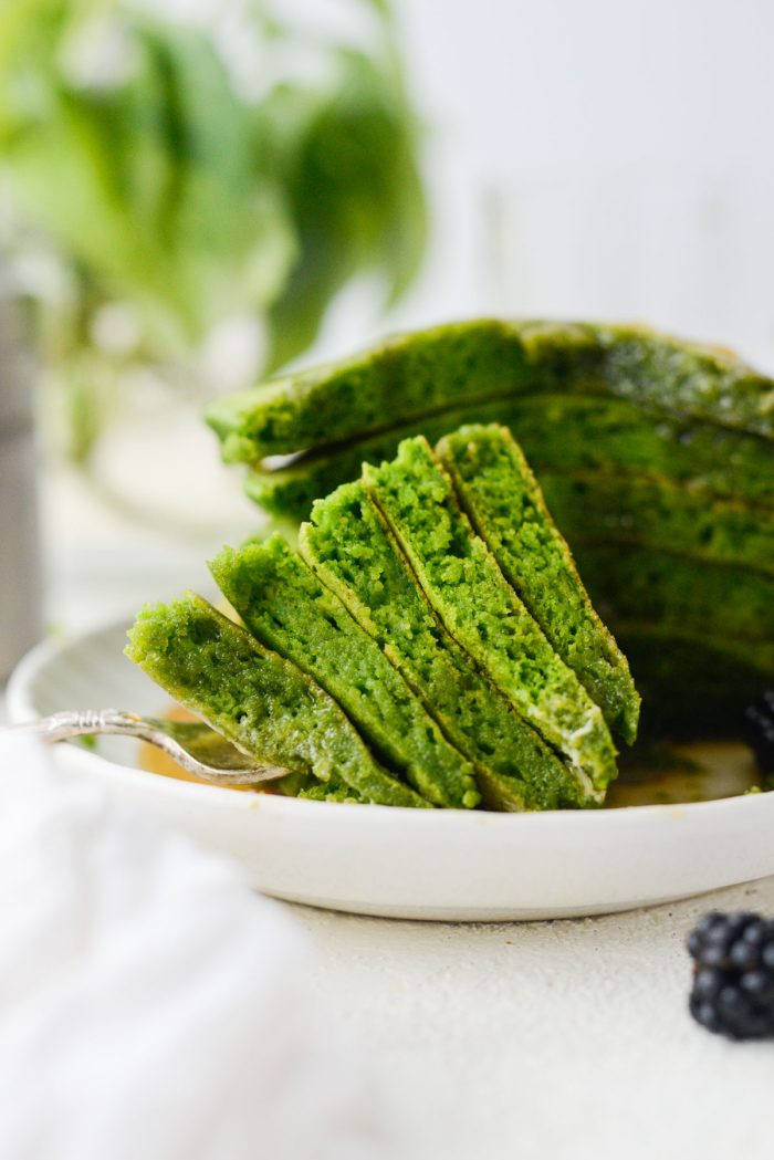 All-Natural Green Pancakes 