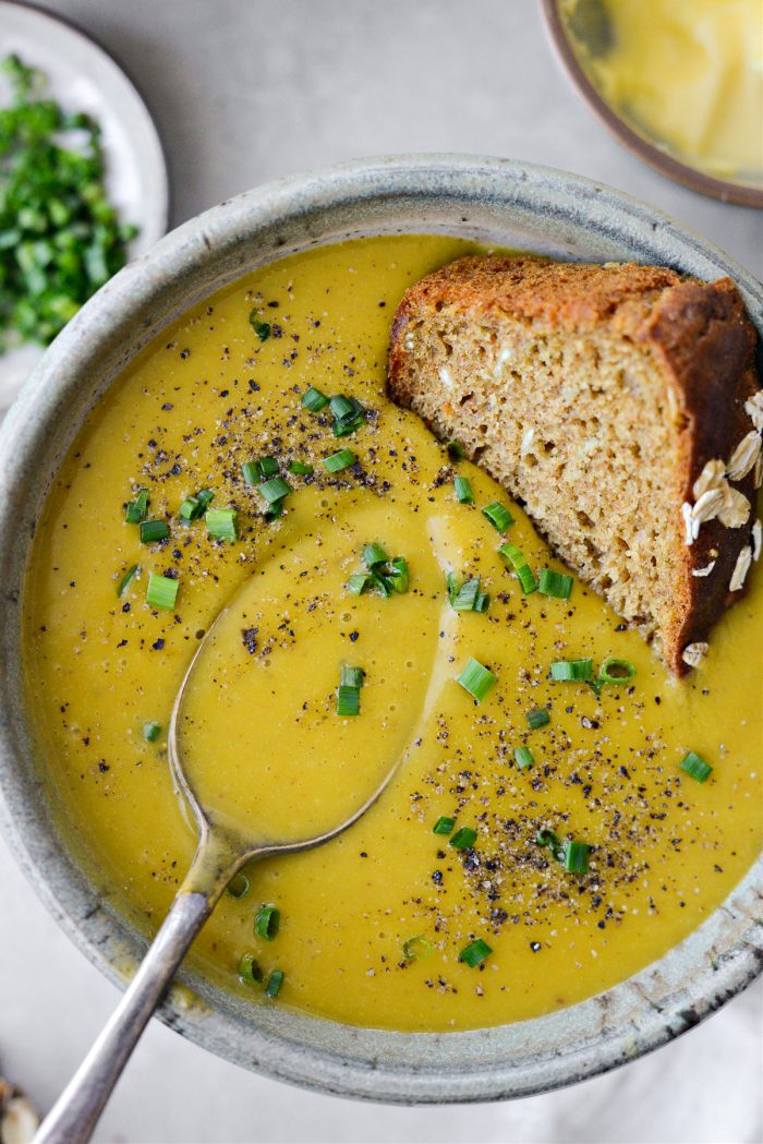 Irish vegetable soup with brown bread