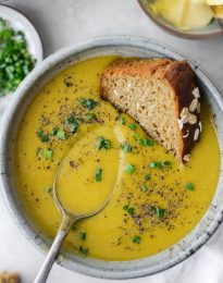 Irish Vegetable Soup with brown bread