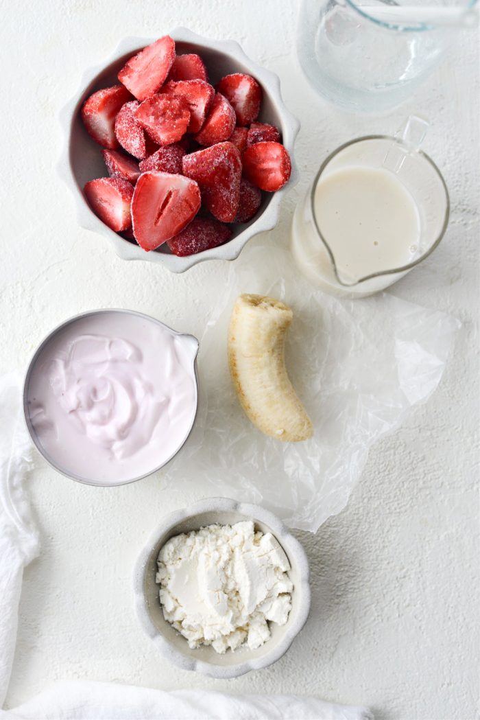 Strawberry Banana Smoothie ingredients