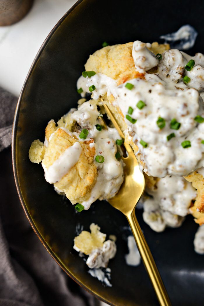 Easy Breakfast Sausage Gravy