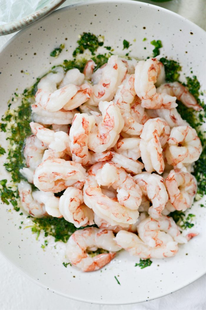 add shrimp to marinade