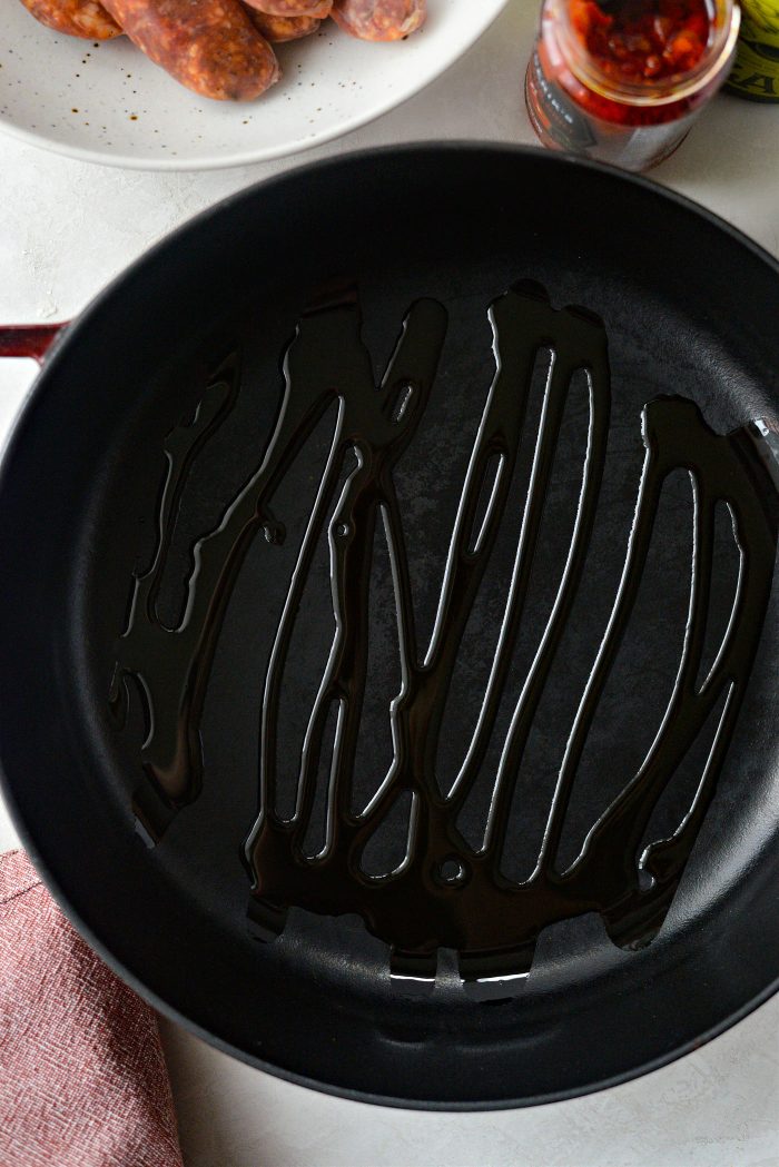 olive oil in skillet 
