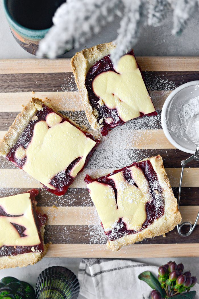 cut Cranberry Küchen into squares