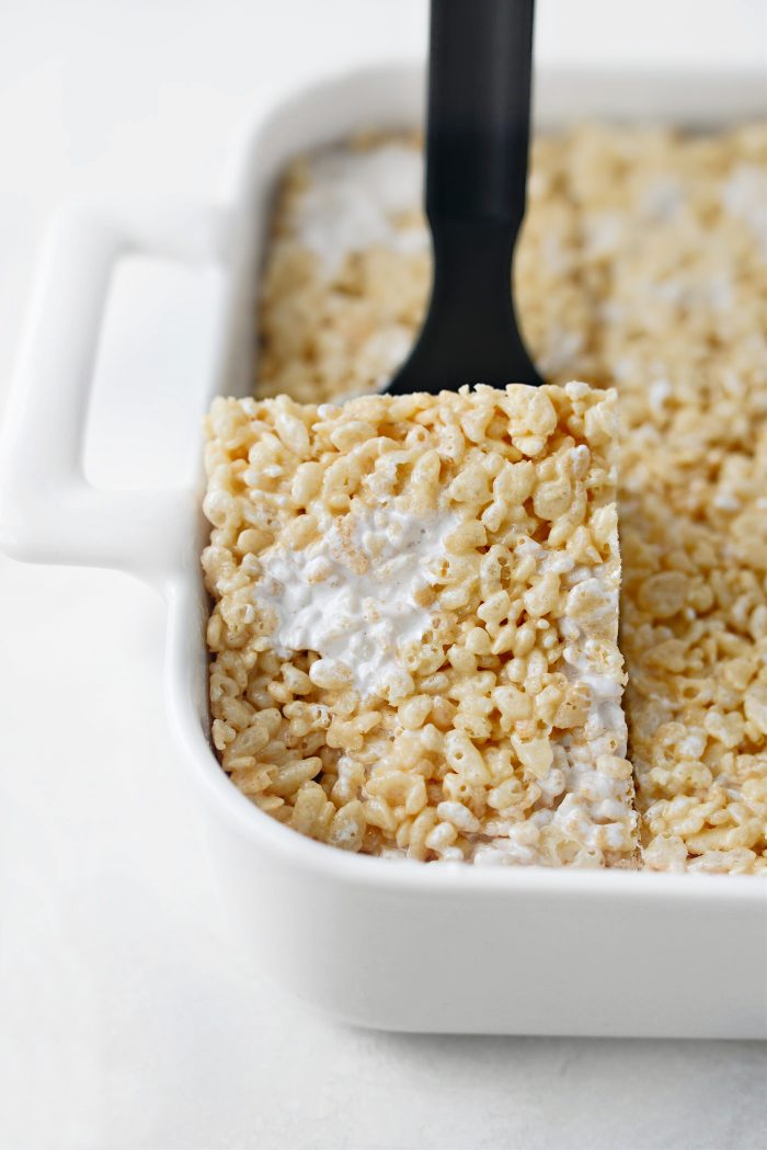 cut Bakery Style Rice Krispie Treats