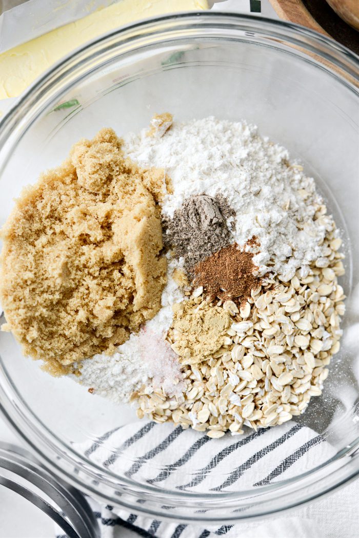 add flour, oats, brown sugar, salt and spices in a bowl