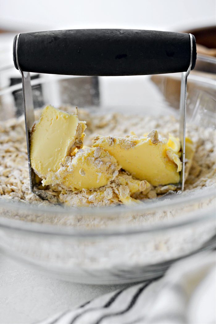 add in butter and blend with pastry blender