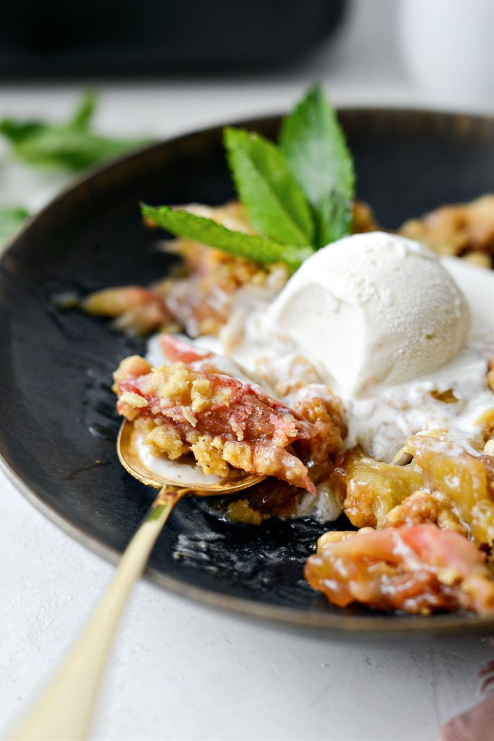 Rhubarb Crumble