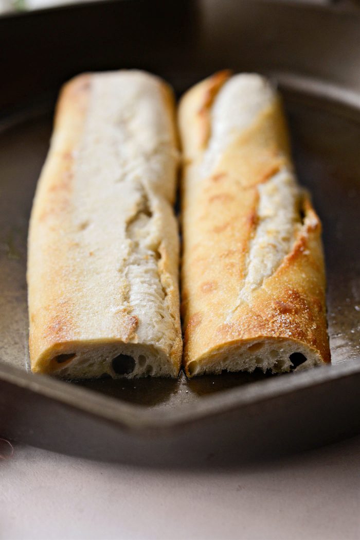 toast bread in pan