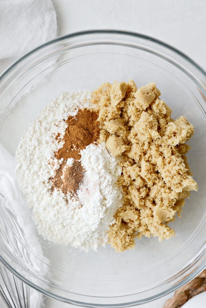 streusel ingredients in bowl