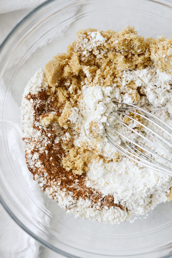 mix streusel ingredients
