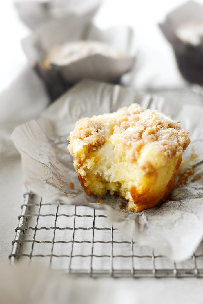 Cream Cheese Streusel Muffins