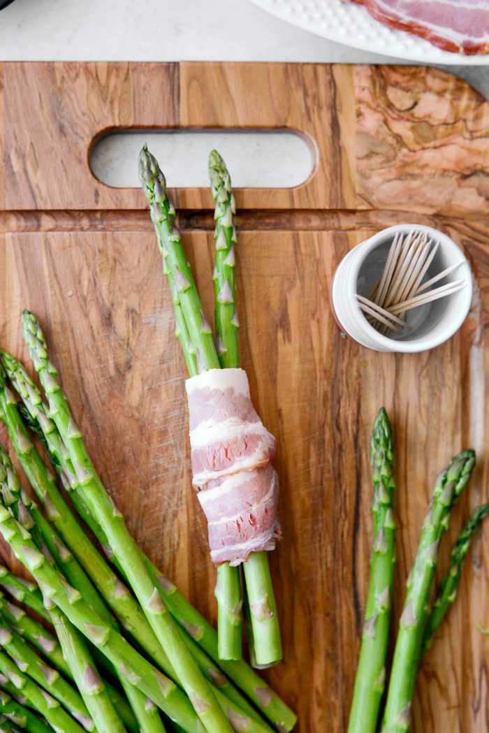 wrap asparagus with bacon 