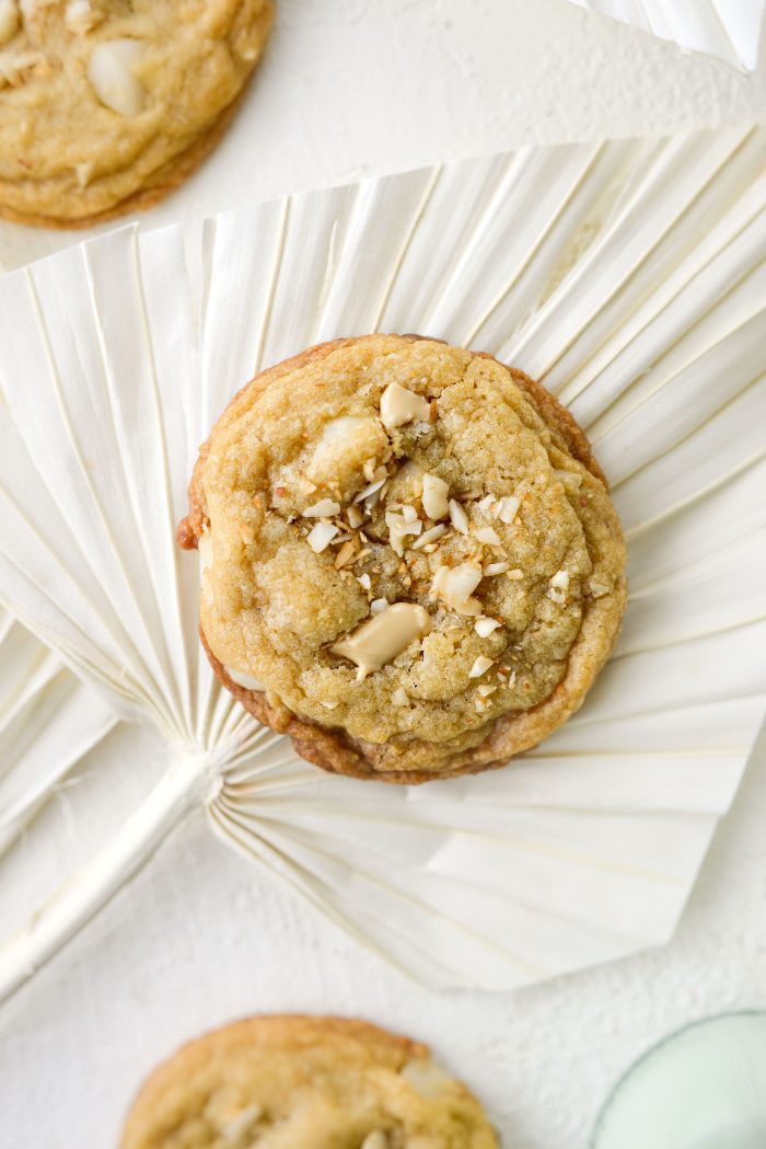White Chocolate Chunk Macadamia Nut Cookies