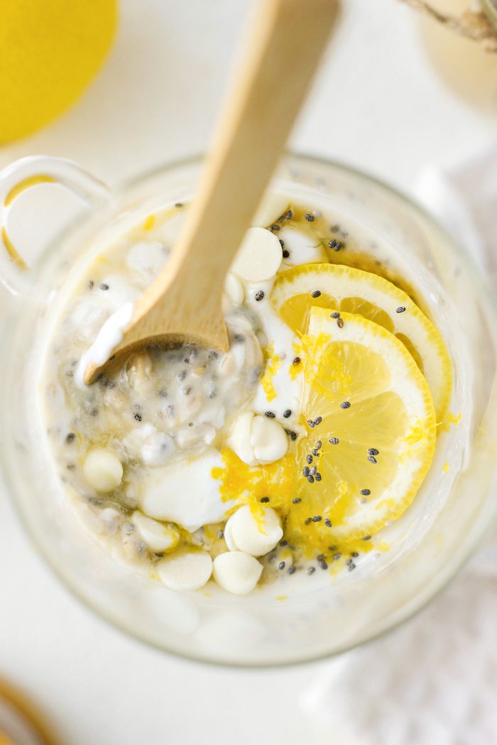 Lemon Cheesecake Overnight Oats